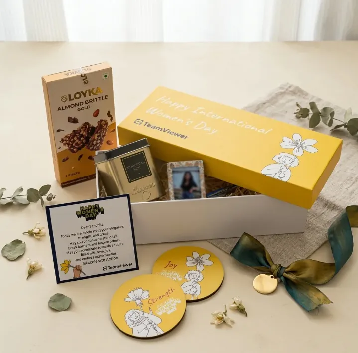 TeamViewer Women's Day gift box with customised message card